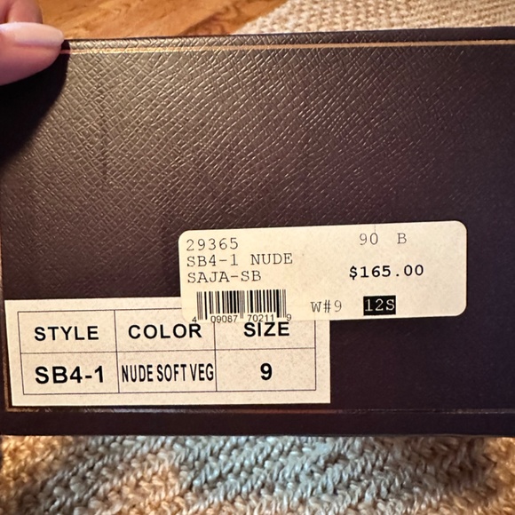 Vince Camuto signature - Picture 3 of 3